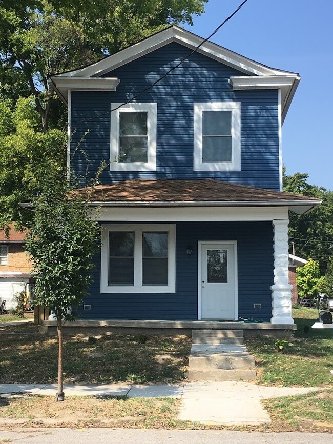 Primary Photo - 631 E Chestnut St