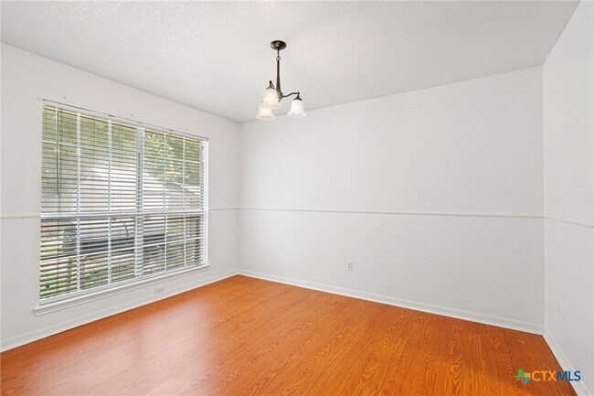 Building Photo - 406 Gina Dr