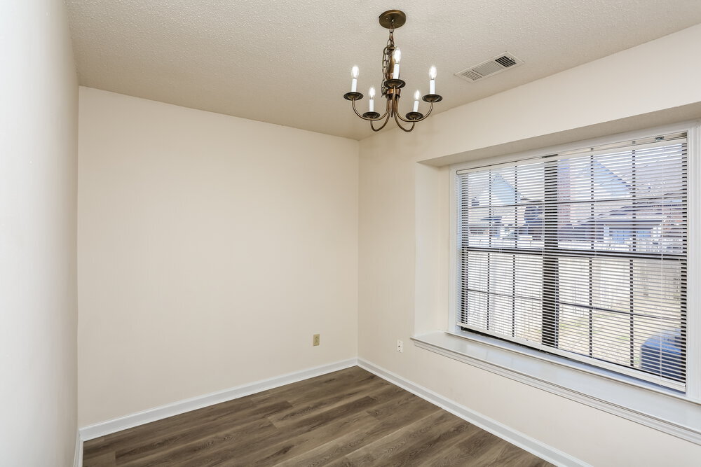 Building Photo - 7776 Hickory Meadow Rd
