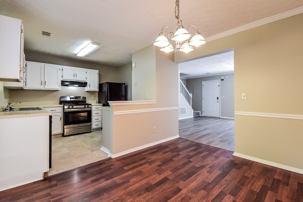 Building Photo - 5729 Wells Cir