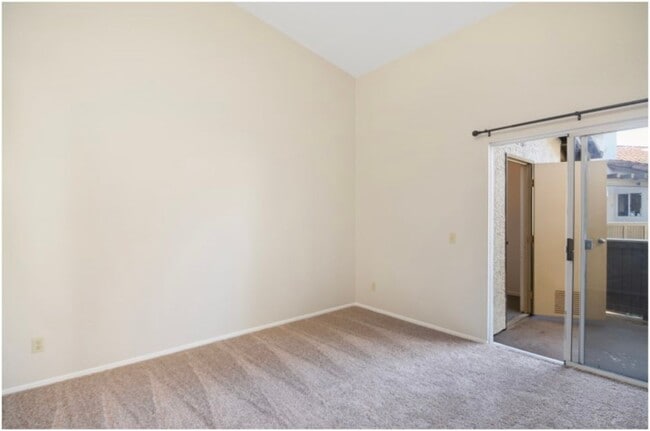 Building Photo - SPECTACULAR OCEAN CLOSE CONDO!!!!