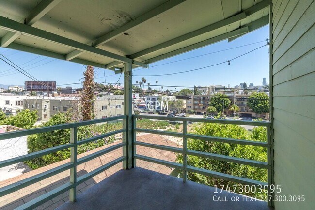 Building Photo - 338 S Benton Way