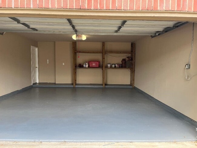 Building Photo - 21114 Brookrock Cir