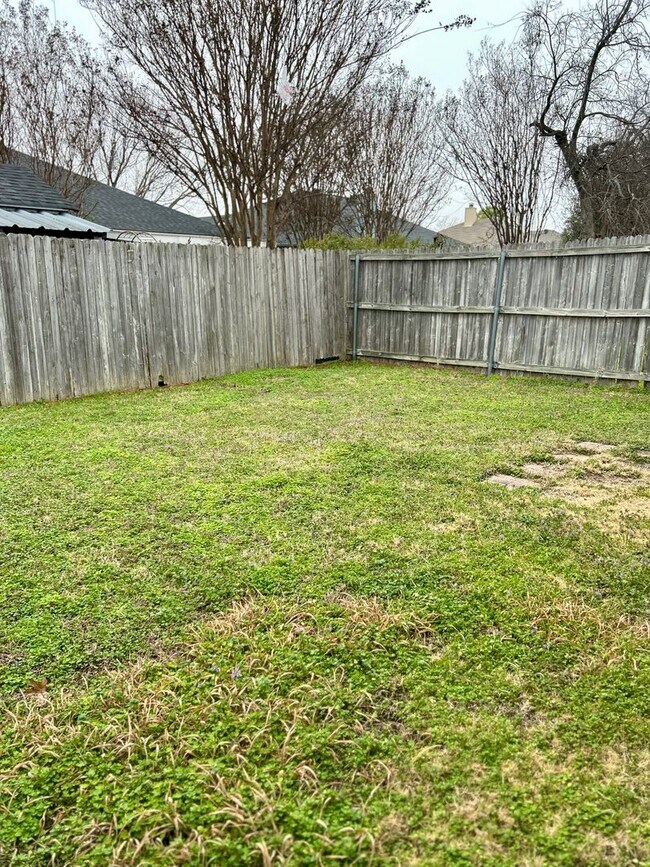 Building Photo - 314 Schumacher Dr