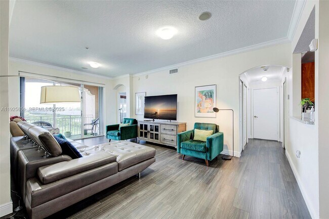 Building Photo - 6380 NW 114th Ave