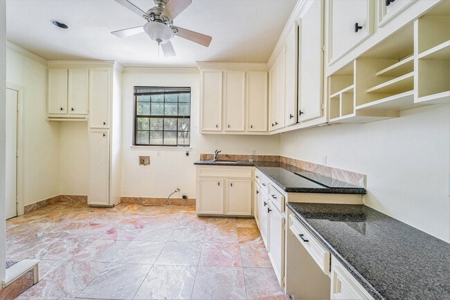 Building Photo - 1743 Randons Point Dr