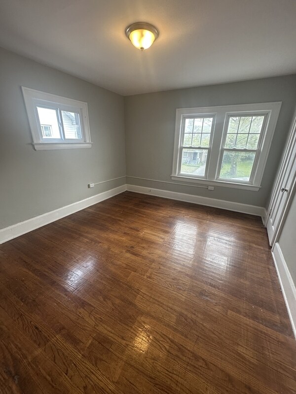 Building Photo - 13401 S Parkway Dr