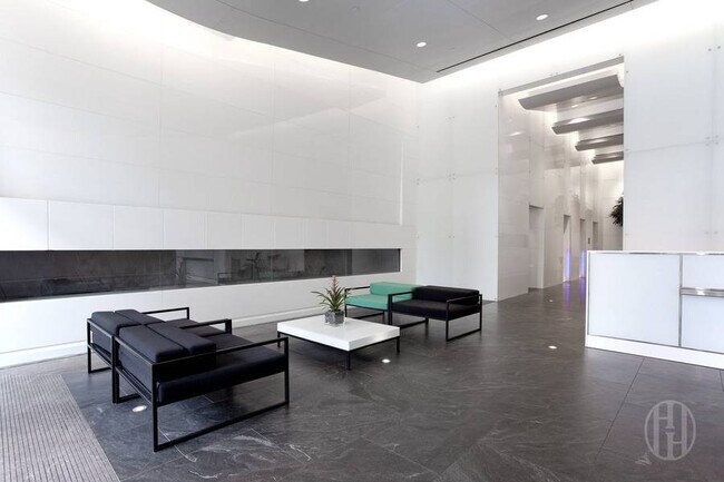 Building Photo - 247 W 46th St