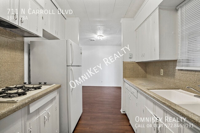 Building Photo - 711 N Carroll Blvd