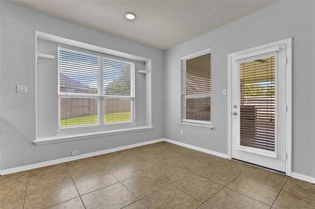 Building Photo - 7303 Lennox Woods