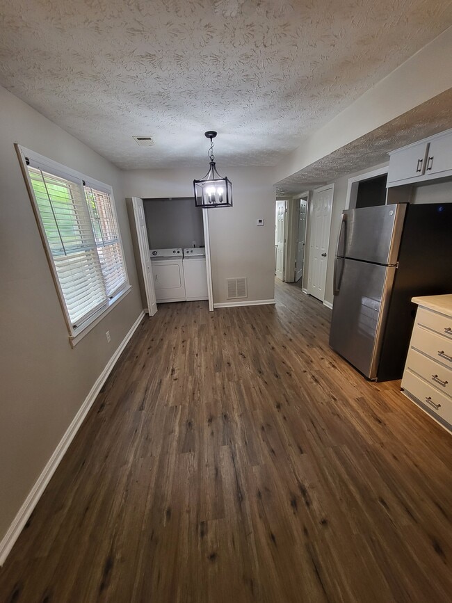 Building Photo - 9310 Cedar Ridge Dr NW