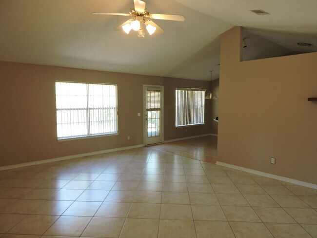 Building Photo - 328 Riverchase Blvd