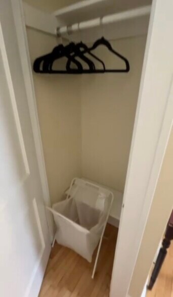 Building Photo - 2508 33rd Ave S