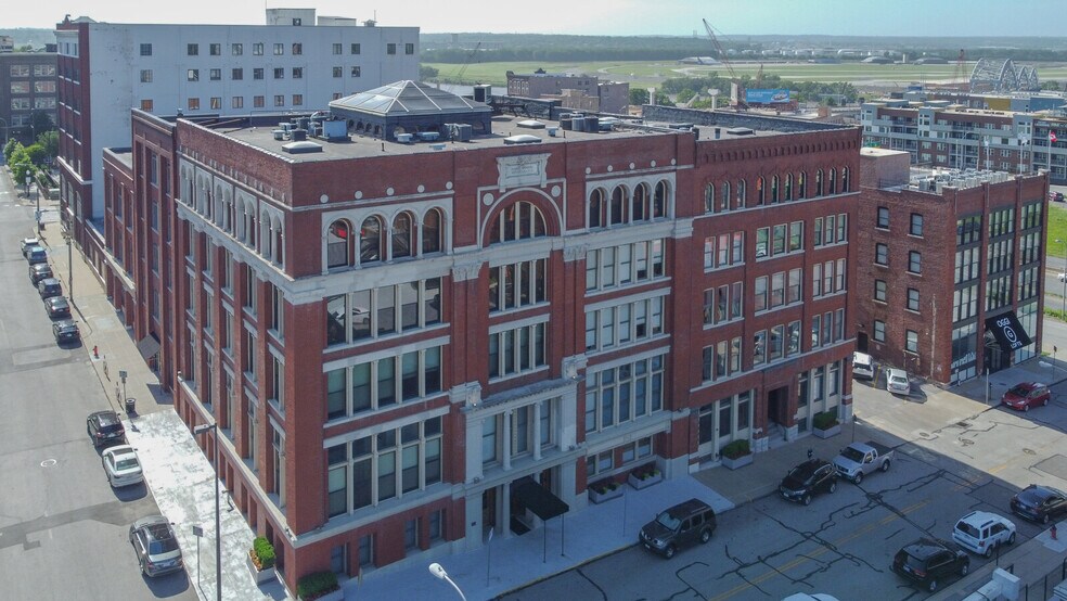 Building Photo - 612 Central St