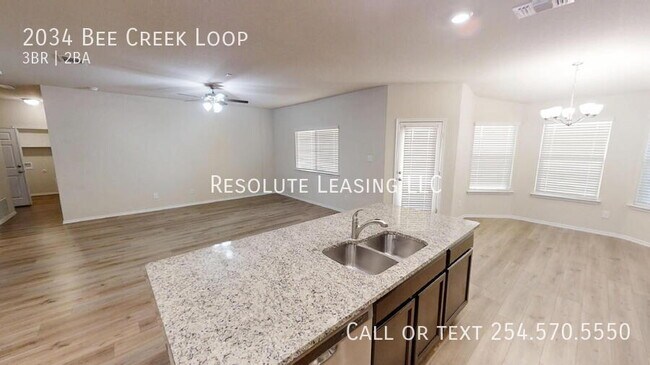 Building Photo - 2034 Bee Crk Lp