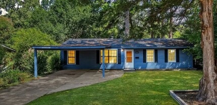 Building Photo - Southern Hills Beauty