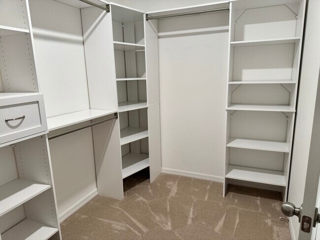 Building Photo - 5505 Olano St