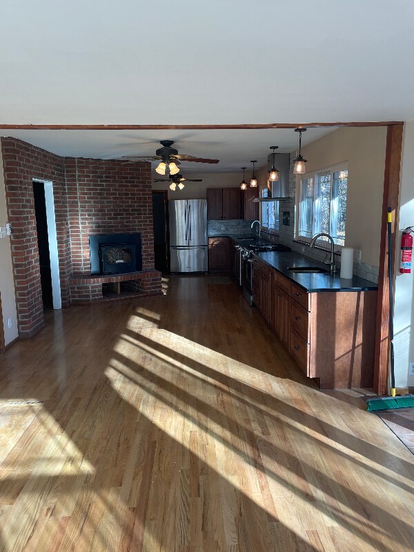 Building Photo - 2550 S Dahlia St