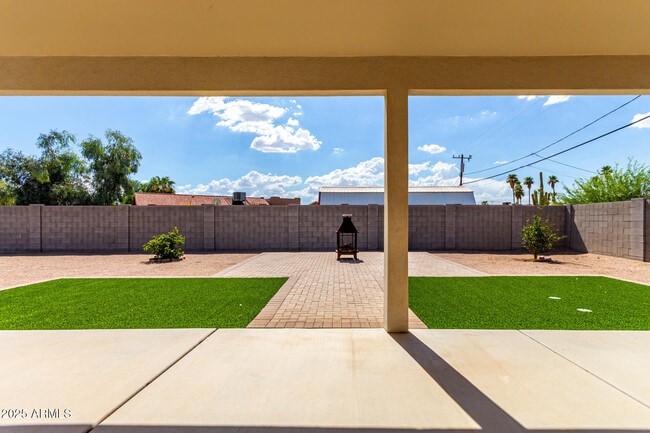 Building Photo - 8944 W Century Dr