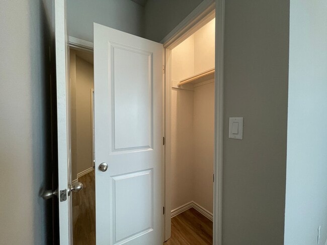 Building Photo - Townhome for rent