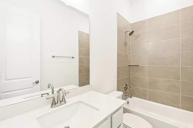 Building Photo - 11992 Dahlia Bay Dr