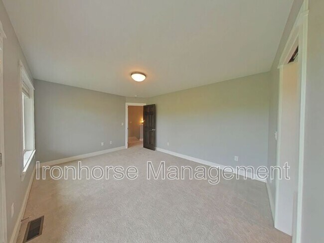 Building Photo - 2930 Warbler Way