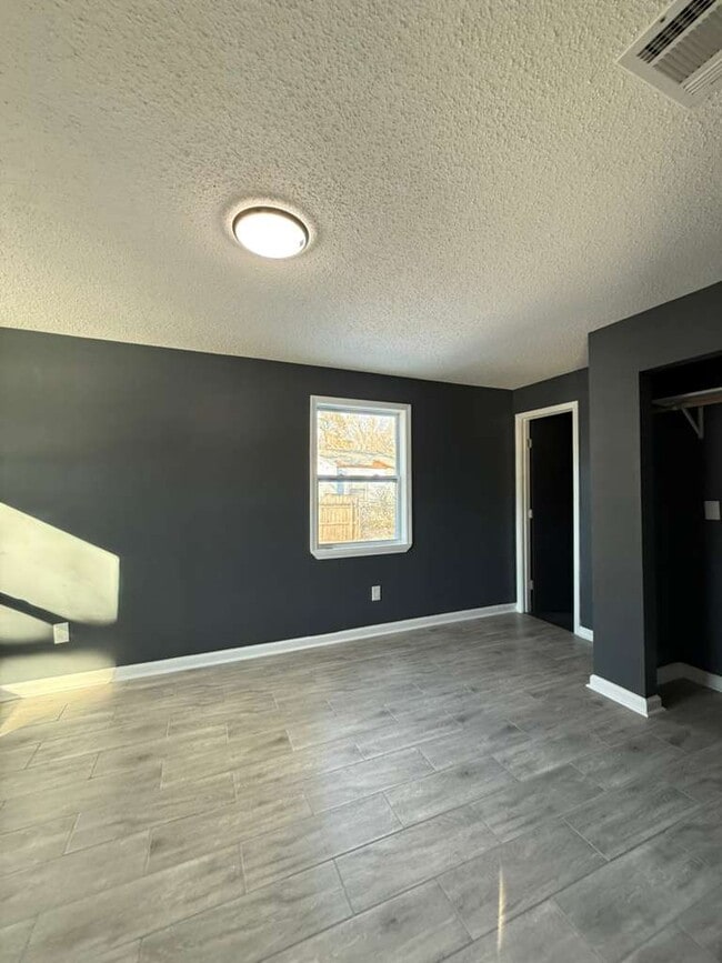 Building Photo - 1266 Russwood Rd