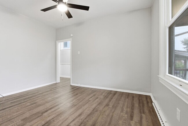 Building Photo - 29 E Orchard Ave