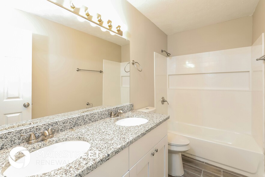 Building Photo - 219 Deerfield Dr