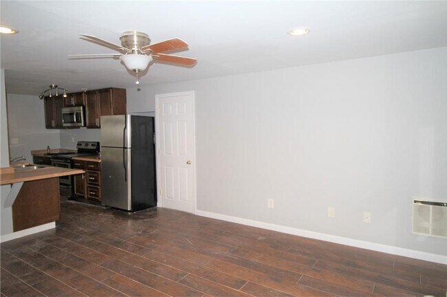 Building Photo - 2054 E Roxboro Rd NE