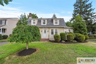 Building Photo - 76 Carlisle Ave