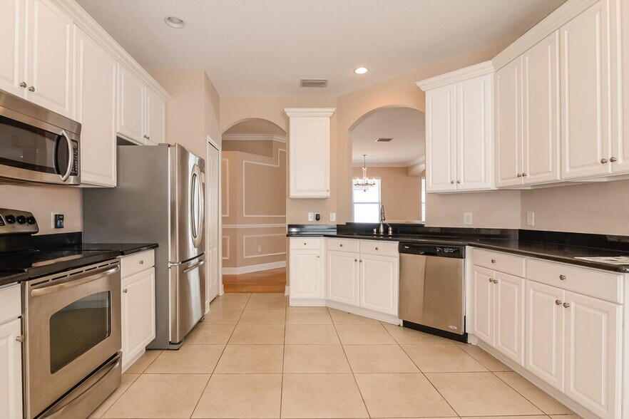 Building Photo - 7830 Grasmere Dr