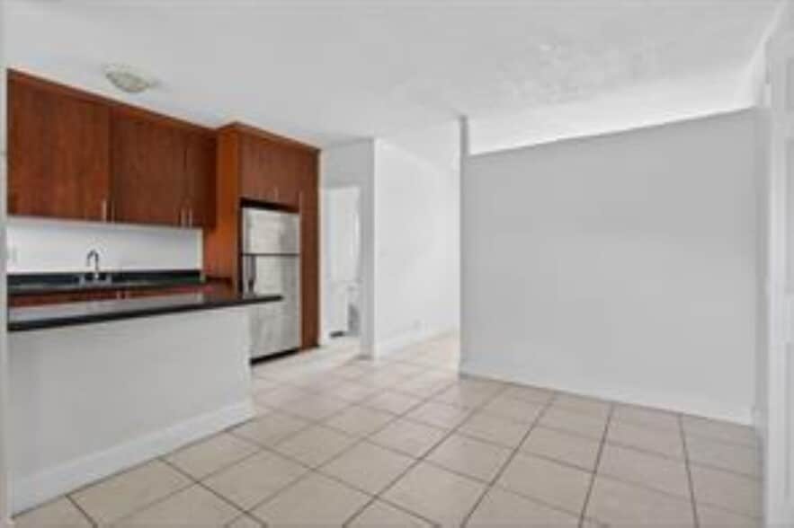 Building Photo - 4071 N Dixie Hwy