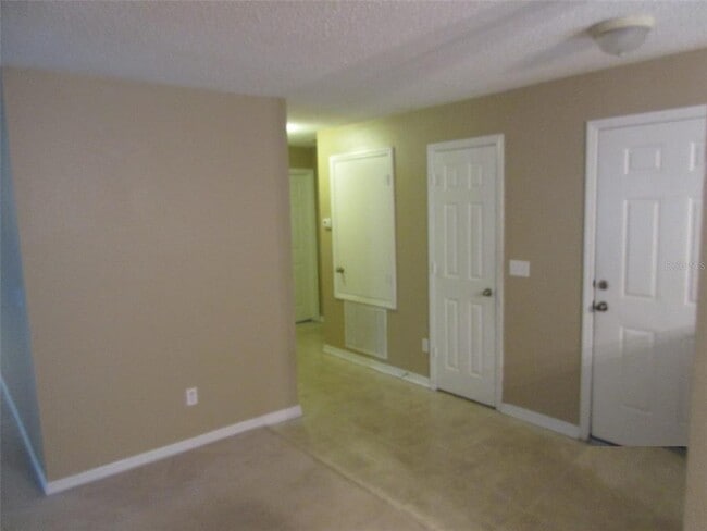 Building Photo - 926 Horseshoe Falls Dr