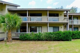 Building Photo - 901 Tennis Way