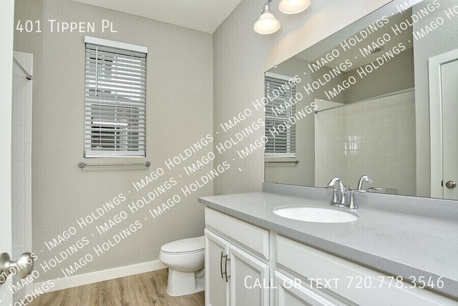 Building Photo - 401 Tippen Pl