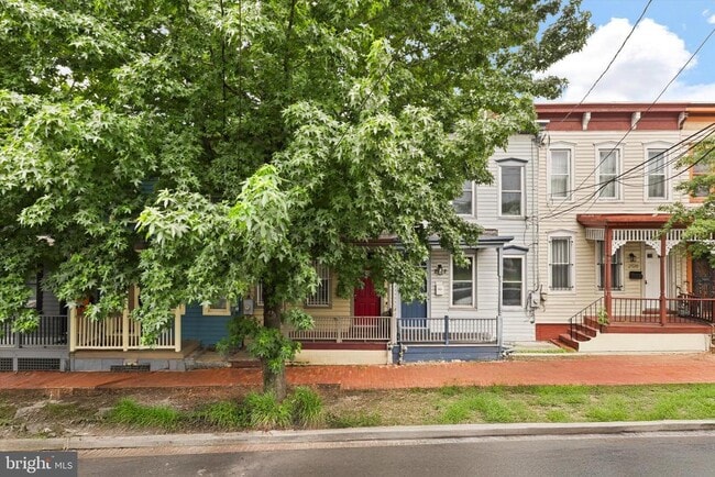 Primary Photo - 2120 13th St SE