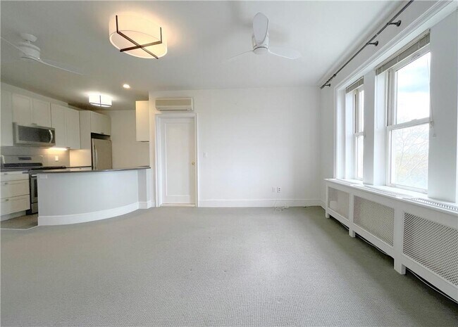 Building Photo - 490 Bleeker Ave