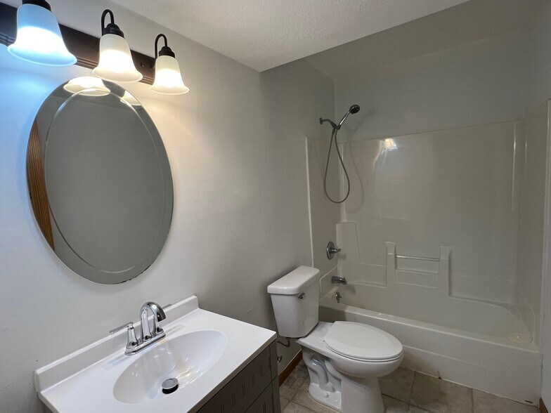 Building Photo - 5409 King Arthur Dr NW