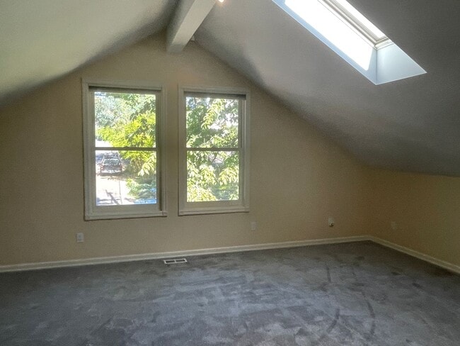 Building Photo - CHARMING MULTNOMAH VILLAGE CUSTOM HOME AVA...
