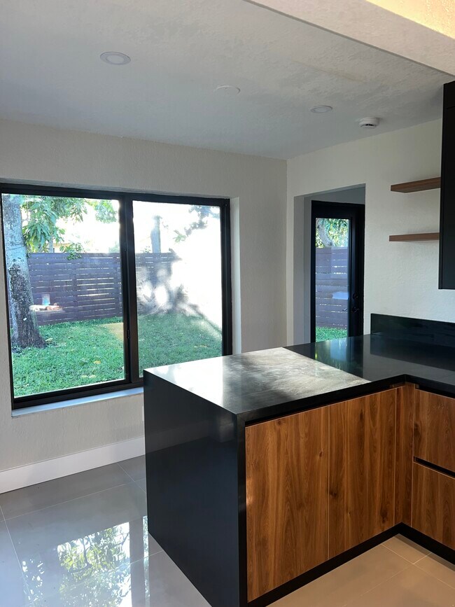 Building Photo - 3511 NW 35th Ave