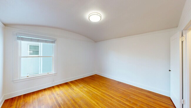 Building Photo - 1296 Grove St