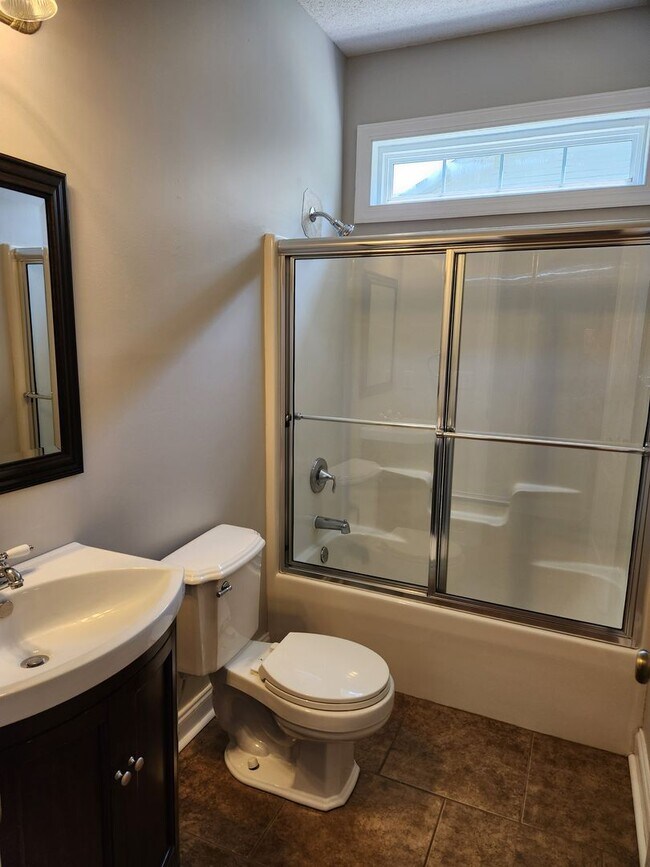 Building Photo - 205 N Hamptons Pl