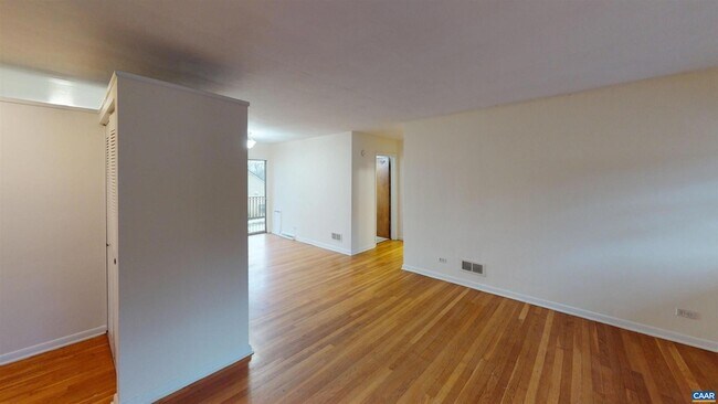 Building Photo - 130 Apple Tree Rd