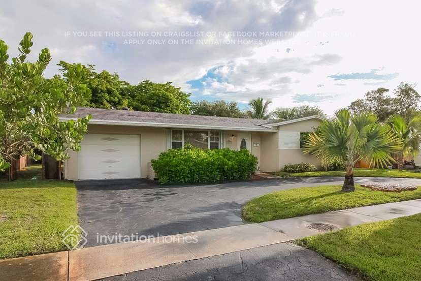 Building Photo - 7041 SW 2nd Ct