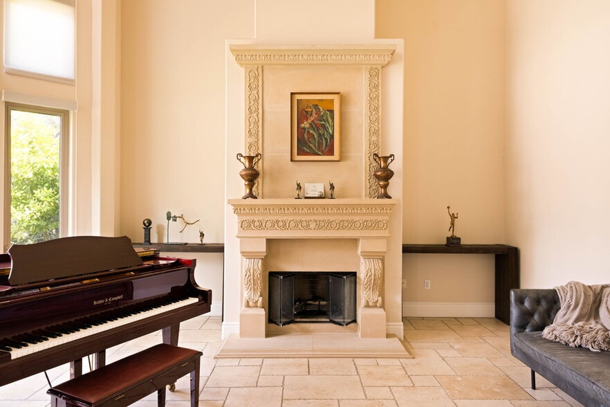 Building Photo - 4822 Valjean Ave
