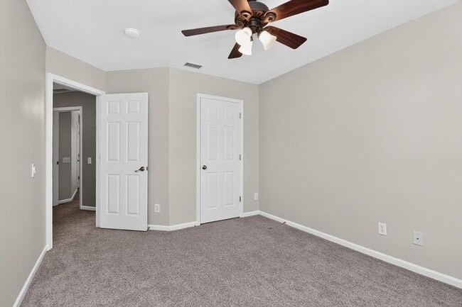 Building Photo - Beautiful 3BD/2.5BA Home in the Edinburgh Community of Ballantyne!