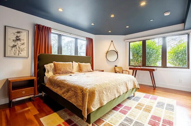 Building Photo - 2720 N Fillmore St