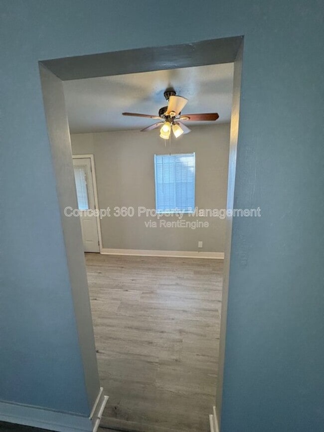 Building Photo - 1834 Cedar Ave