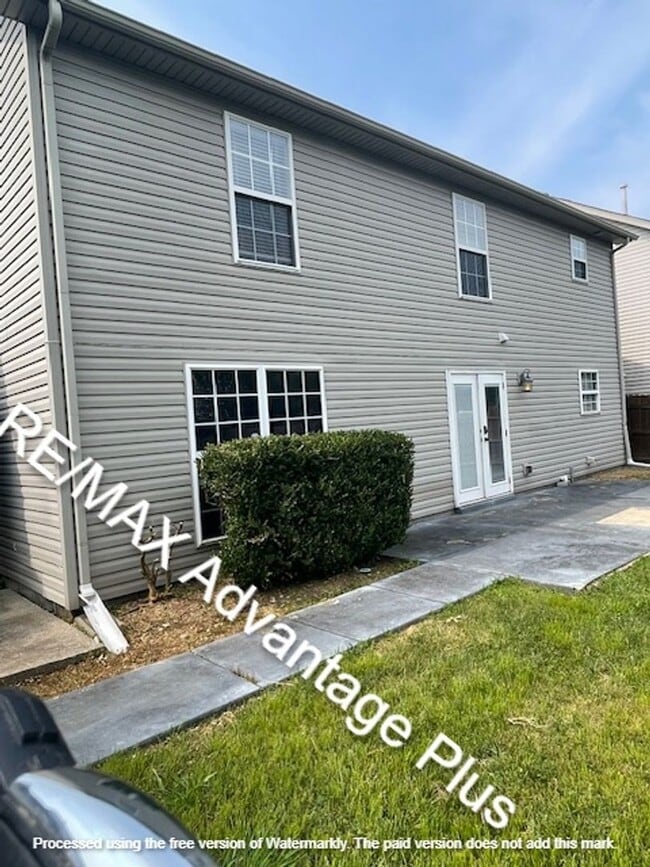 Building Photo - 10618 Irvin Pines Dr